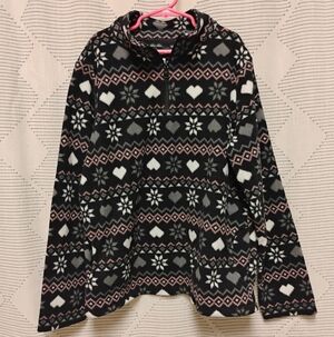 Black and White Heart Patterned Pullover Girls Size XXL 16